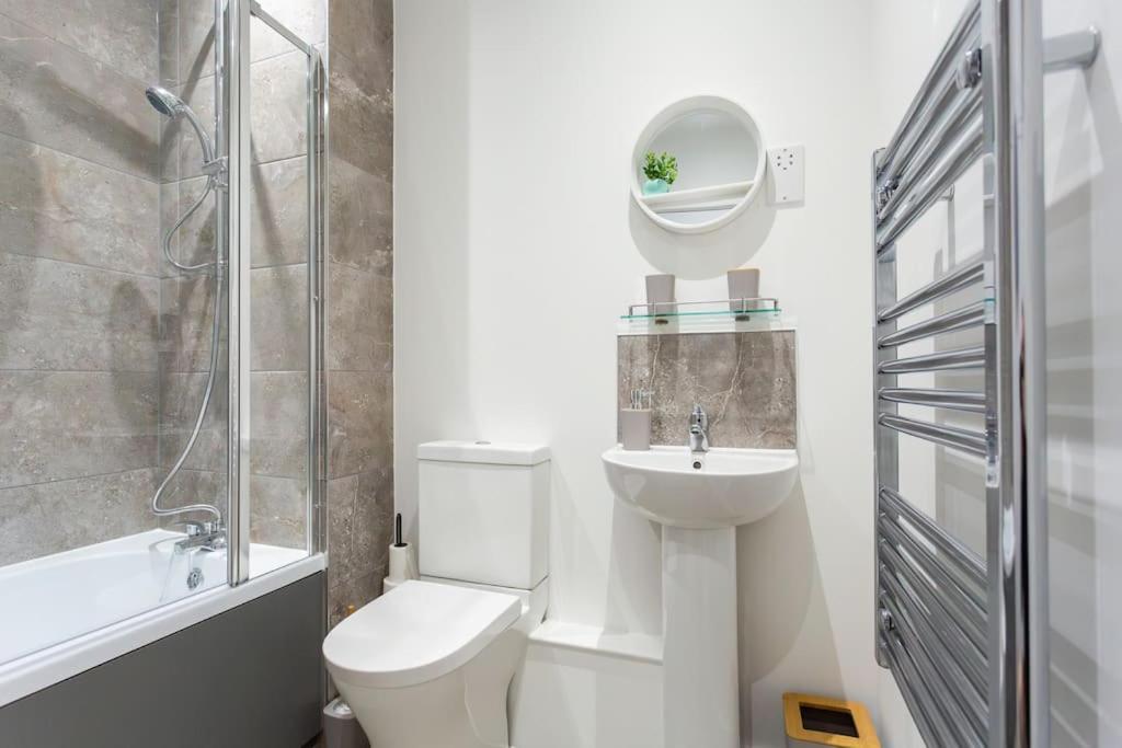 Polly'S Place Apartment Taunton & Free Off Road Parking & Wifi Exterior foto
